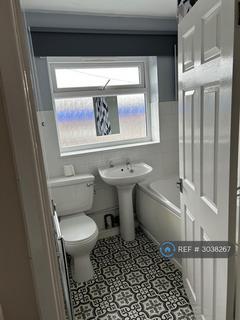 2 bedroom flat to rent, Locking Road, Weston-Super-Mare, BS22