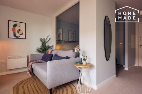 Studio to rent, Chapel Wharf, Salford, M3