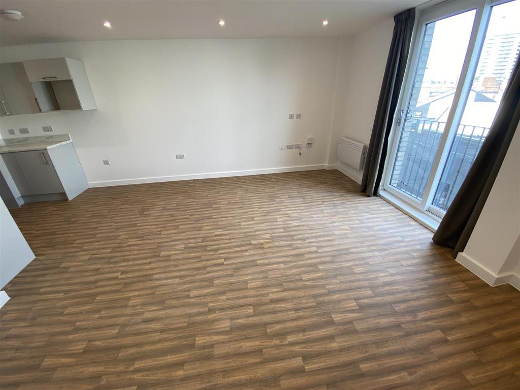 Apartment in Leicester - View 3