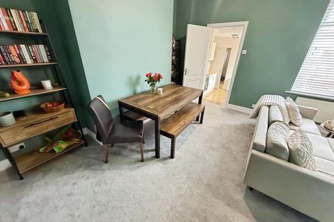 2 bedroom apartment for sale, East View, Newcastle Upon Tyne NE13