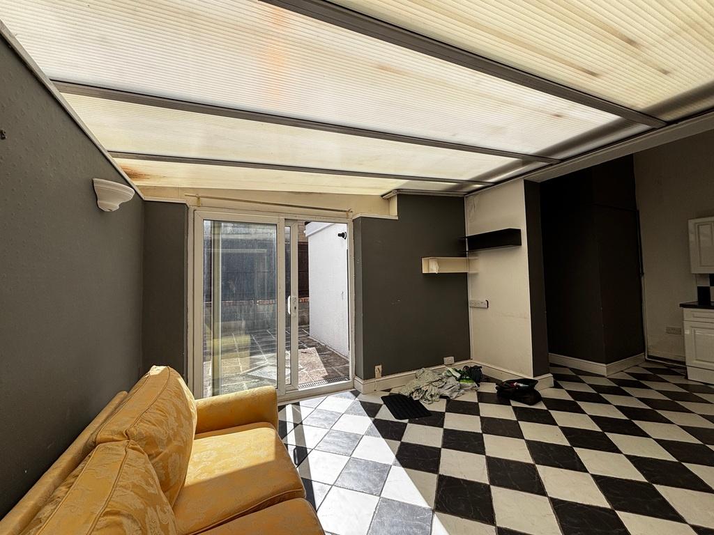 Apartment in Bristol, Wapping Wharf, Spike Island - View 2