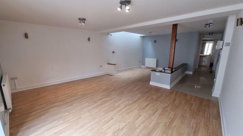 Apartment in London - View 3
