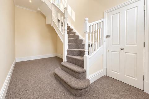 undefined, STUNNING VIEWS, Apartment 3, St. James Court, 8 Stow Park Circle, Newport, NP20 4HE