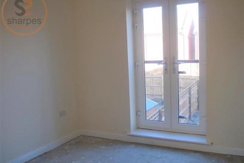 6 bedroom house to rent, Belhouse Avenue, Thurrock, East of England