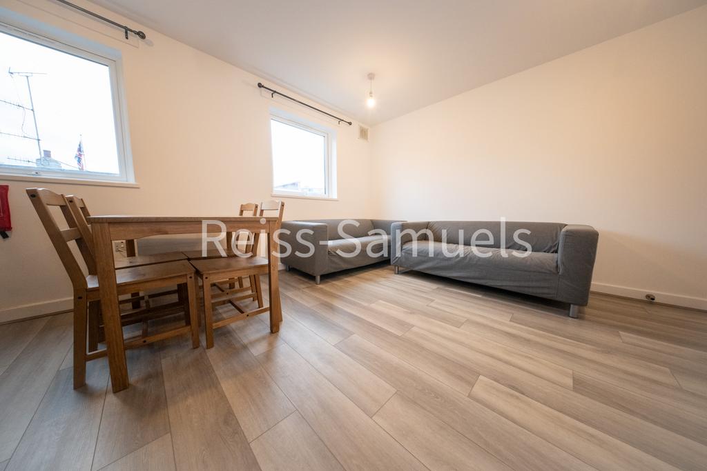 House in London, Cyclops Wharf, Isle of Dogs - View 3
