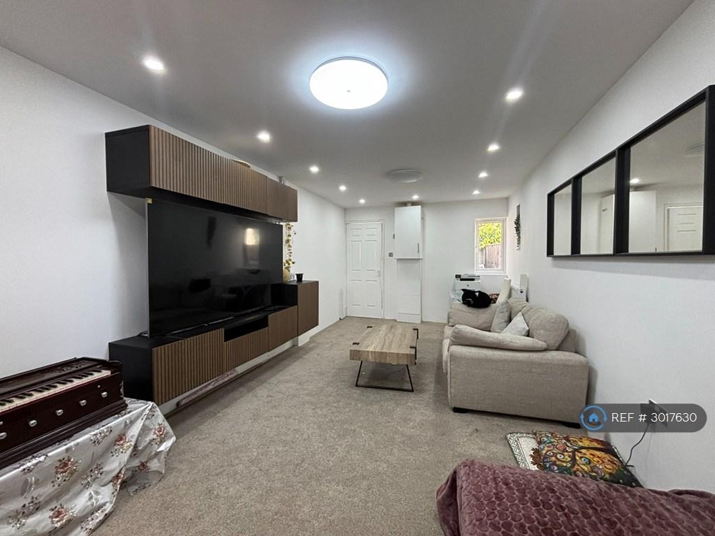 House in Dagenham - View 3