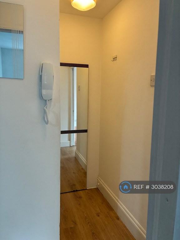 Apartment in Birmingham, West Midlands - More