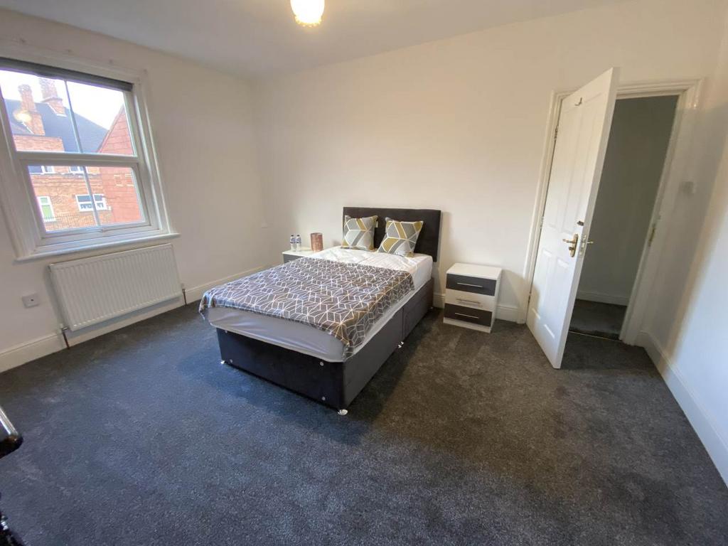 House in Leeds, Burley - View 2