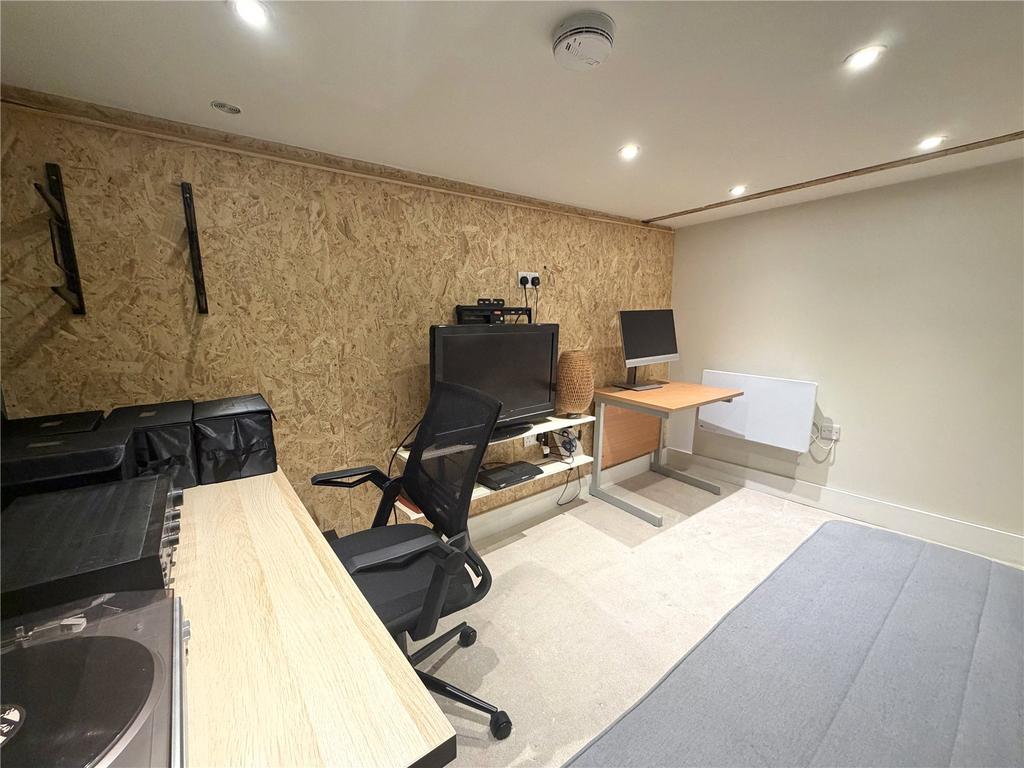 House in Stockport - View 5