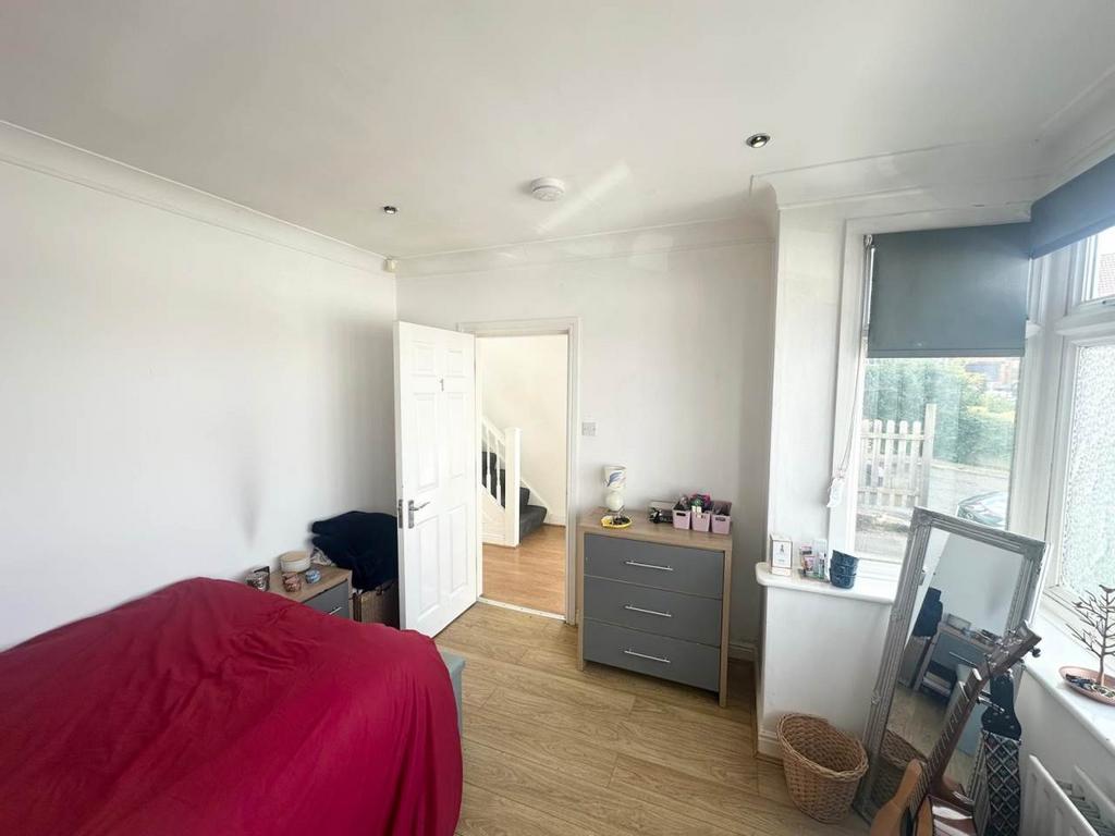 House in Leeds, Headingley Hill, Headingley - View 3