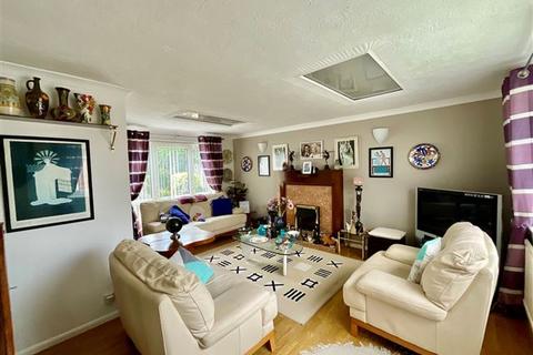 2 bedroom semi-detached house for sale, Woodthorpe Road, Sheffield, S13 8DT