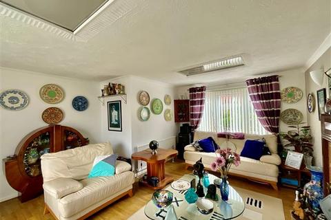 2 bedroom semi-detached house for sale, Woodthorpe Road, Sheffield, S13 8DT