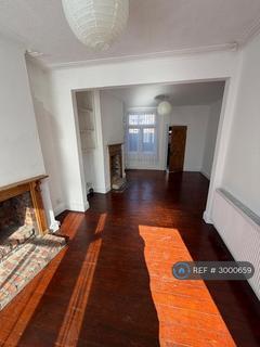 2 bedroom terraced house to rent, Tintern St, Manchester, M14