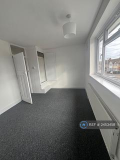 2 bedroom terraced house to rent, Hazelwood Close, Luton, LU2