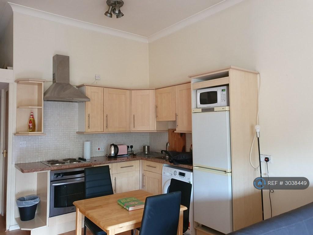 Apartment in London - View 3