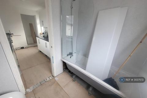 2 bedroom flat to rent, Vincent Street, Peterlee, SR8