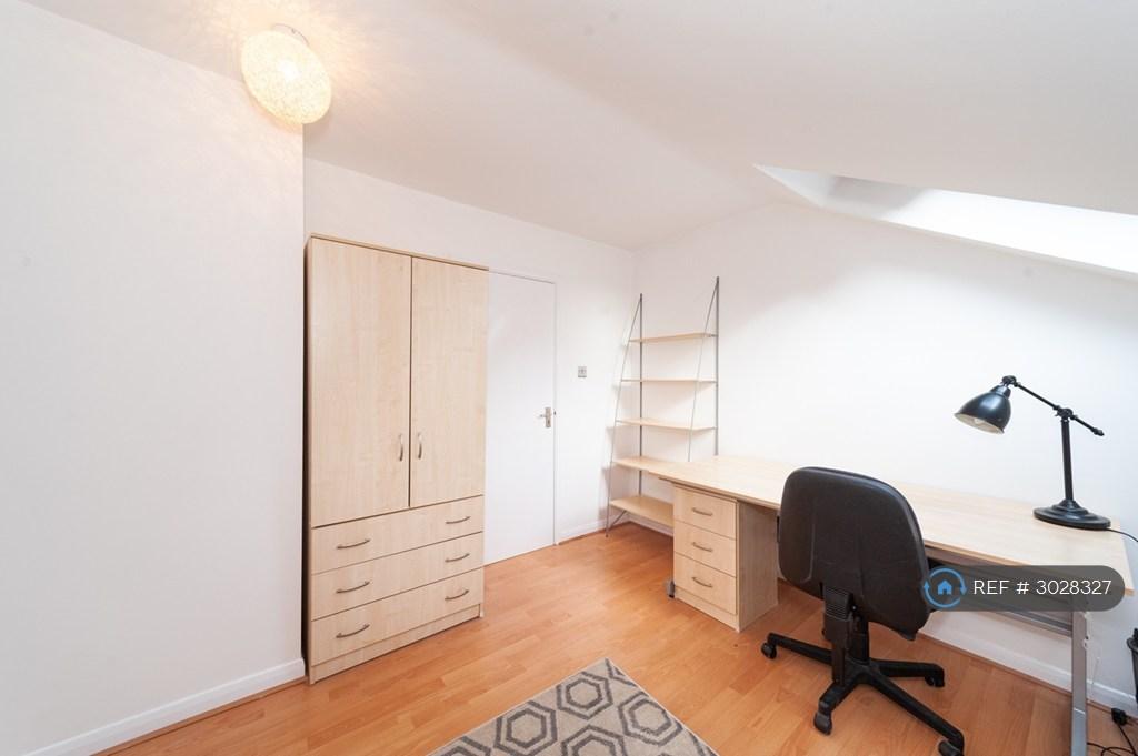 Apartment in London - View 3
