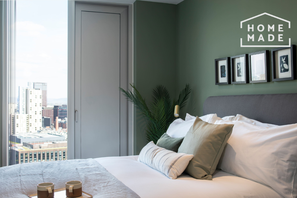 Apartment in Manchester, City Centre - View 5