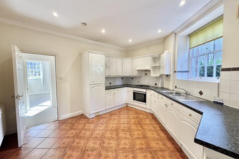undefined, Yew Tree Court, Truro NO ONWARD CHAIN