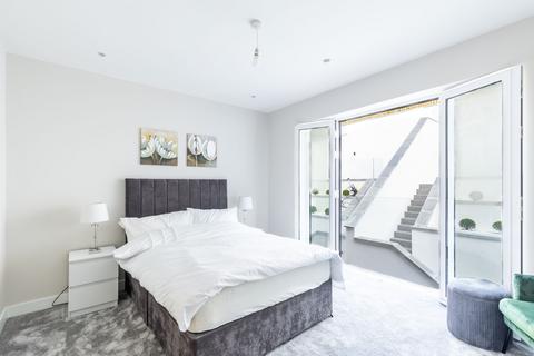 undefined, Croham Valley Road, South Croydon, CR2