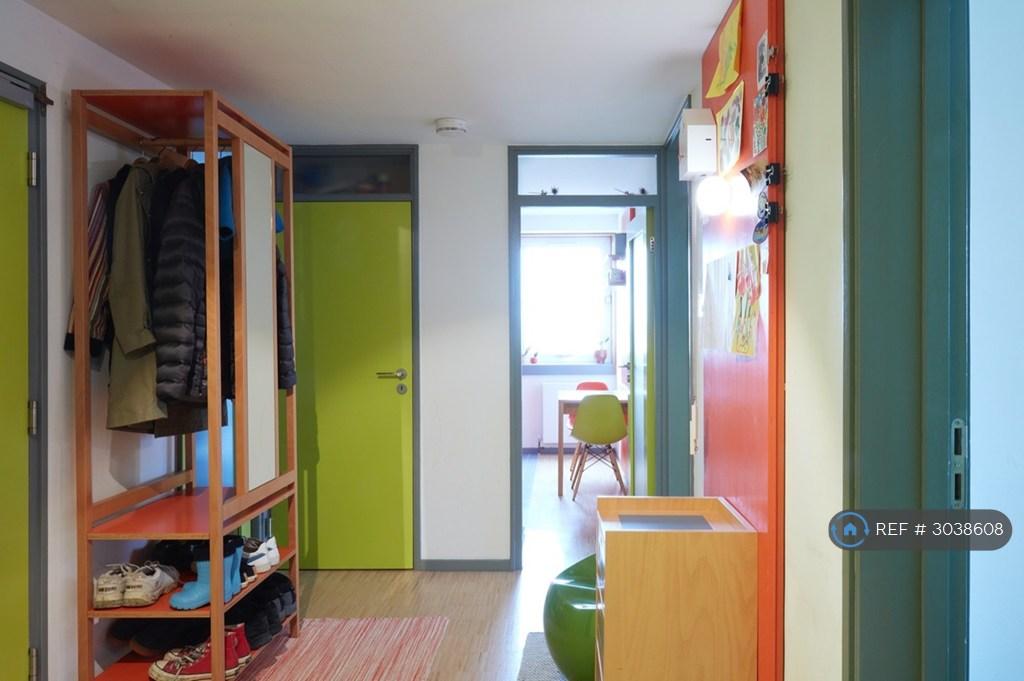 Apartment in London - More
