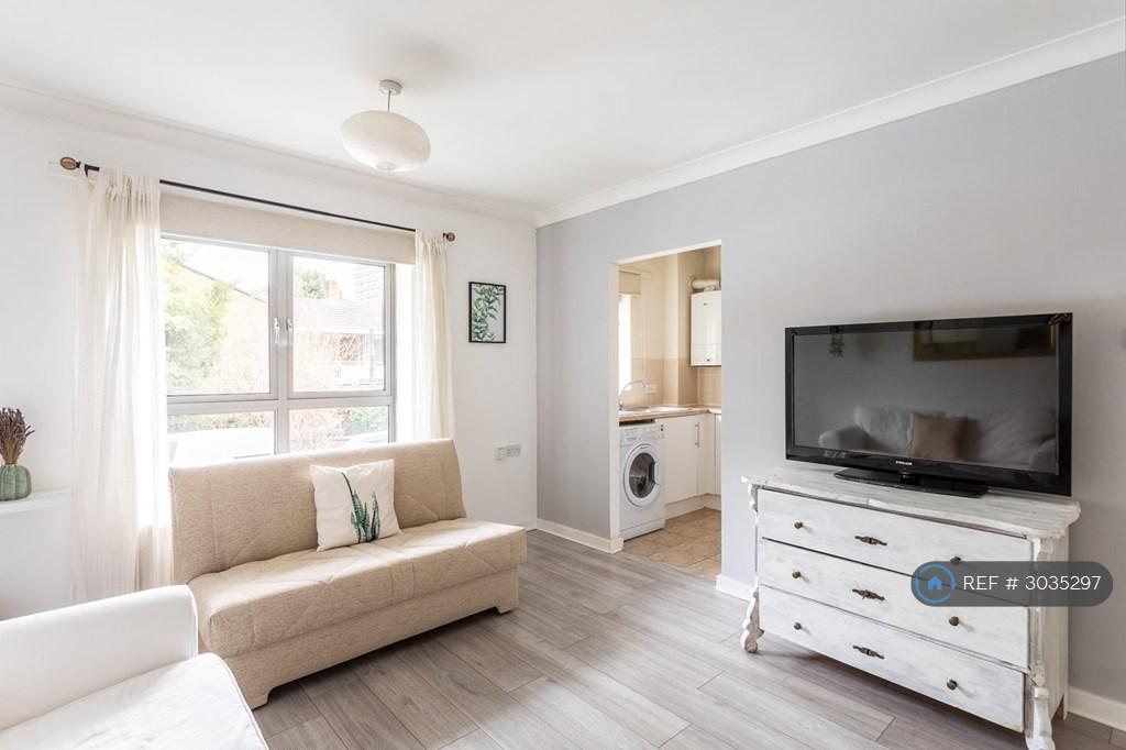 Apartment in Clapham Junction - View 4