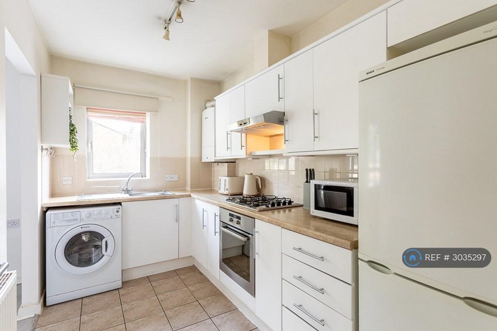 Apartment in Clapham Junction - More