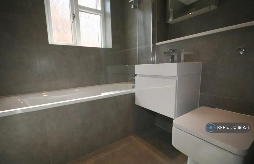 Apartment in Wembley - View 5