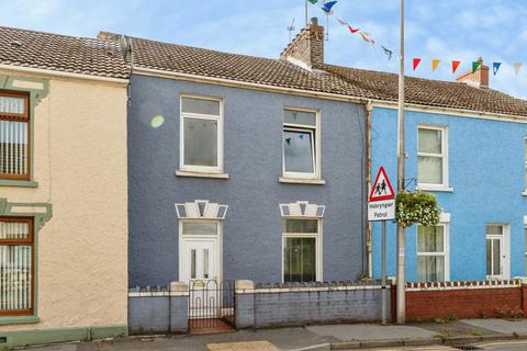 3 bedroom terraced house for sale, Causeway Street, Kidwelly, Carmarthenshire, SA17