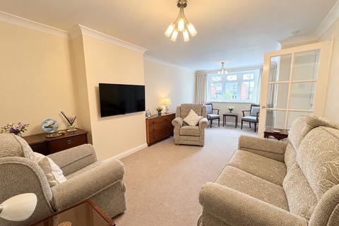 2 bedroom bungalow to rent, Kilmorie Road, Cannock, WS11