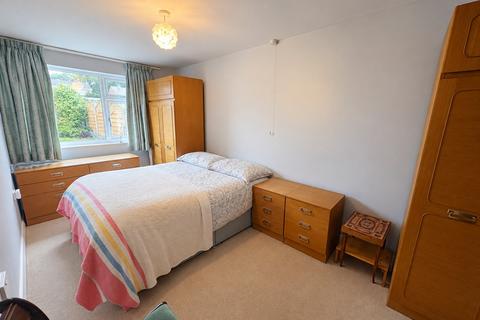 2 bedroom bungalow to rent, Kilmorie Road, Cannock, WS11