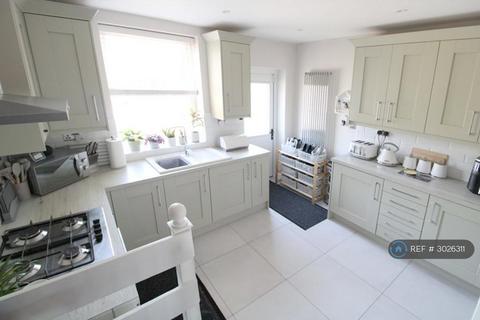 2 bedroom end of terrace house to rent, Amblecote Road, Brierley Hill, DY5