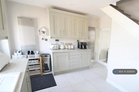 2 bedroom end of terrace house to rent, Amblecote Road, Brierley Hill, DY5