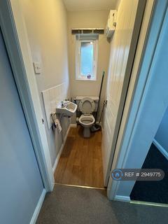 2 bedroom terraced house to rent, Ridgewood Close, Baildon, Shipley, BD17