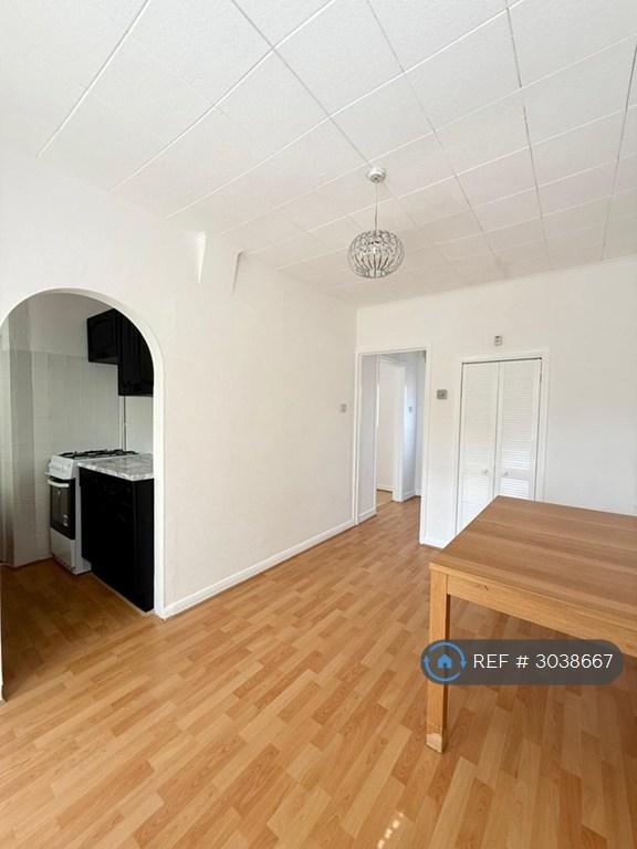 House in Chessington - View 5