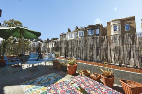 2 bedroom flat for sale, Godwin Road, Margate