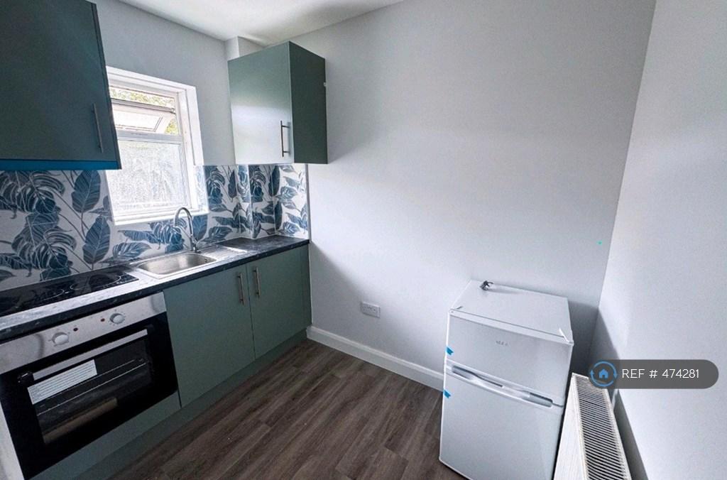 Apartment in Birmingham, West Midlands - View 2