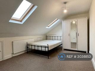 Apartment in London, Leytonstone - View 4