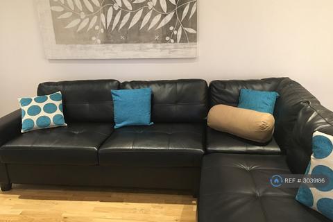 2 bedroom flat to rent, Admirals Tower, London, SE10