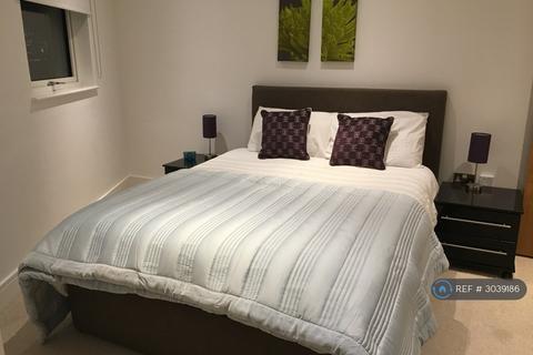 2 bedroom flat to rent, Admirals Tower, London, SE10
