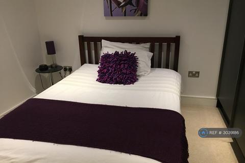 2 bedroom flat to rent, Admirals Tower, London, SE10
