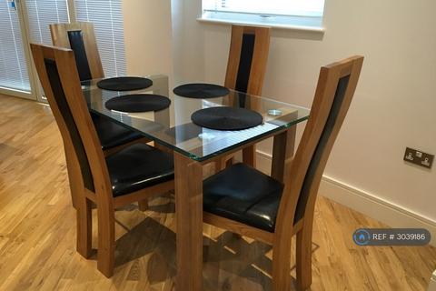 2 bedroom flat to rent, Admirals Tower, London, SE10