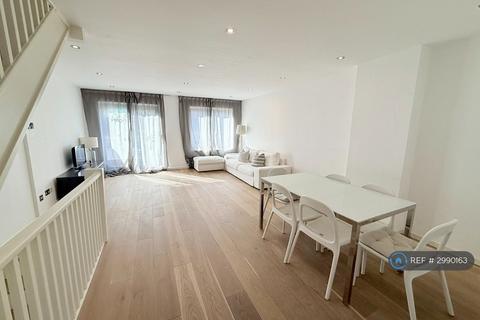 3 bedroom terraced house to rent, Cinnamon St, London, E1W
