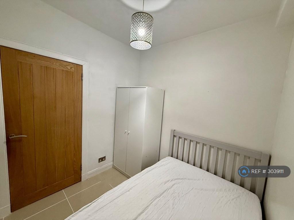 Apartment in Edinburgh - View 3