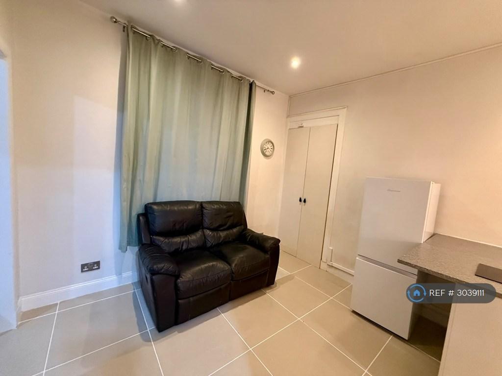 Apartment in Edinburgh - View 5
