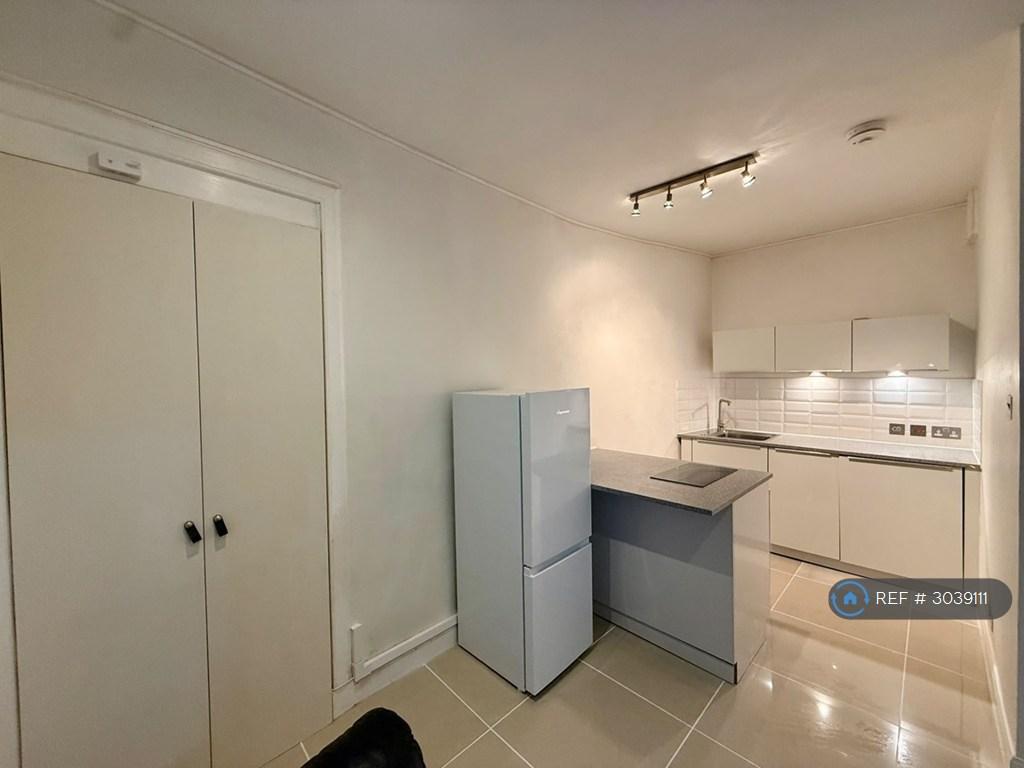 Apartment in Edinburgh - More