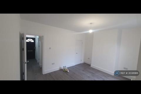 3 bedroom terraced house to rent, Miriam Road, London, SE18