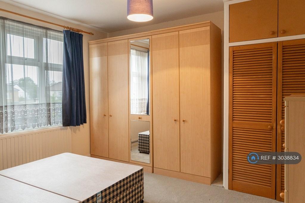 House in Ilford - More