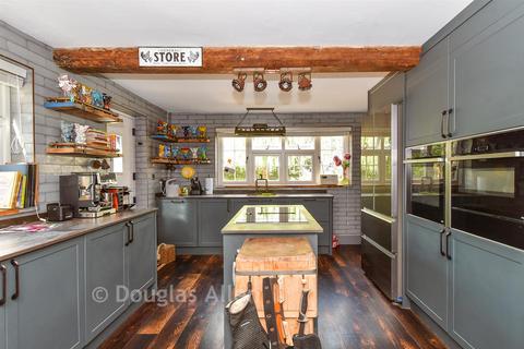 4 bedroom detached house for sale, Bumbles Green, Nazeing, Essex