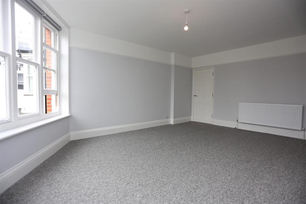 Apartment in Brighton, West Hill, Brunswick - More